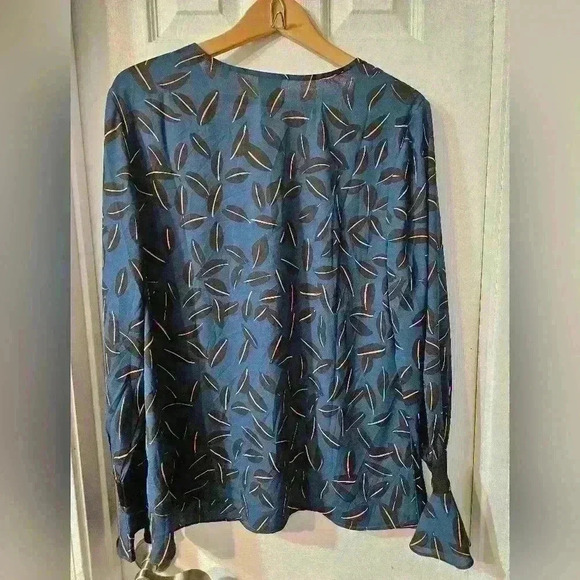 New Cabi Shadow Leaf Blouse - Picture 6 of 6